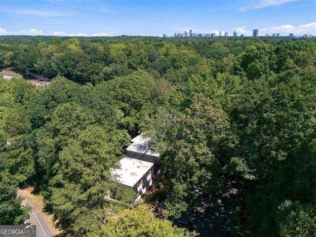 175 Barone Place NW, Atlanta, GA 30327