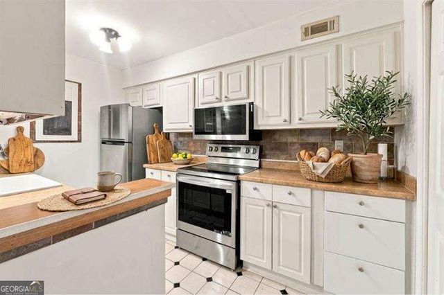 175 Barone Place NW, Atlanta, GA 30327