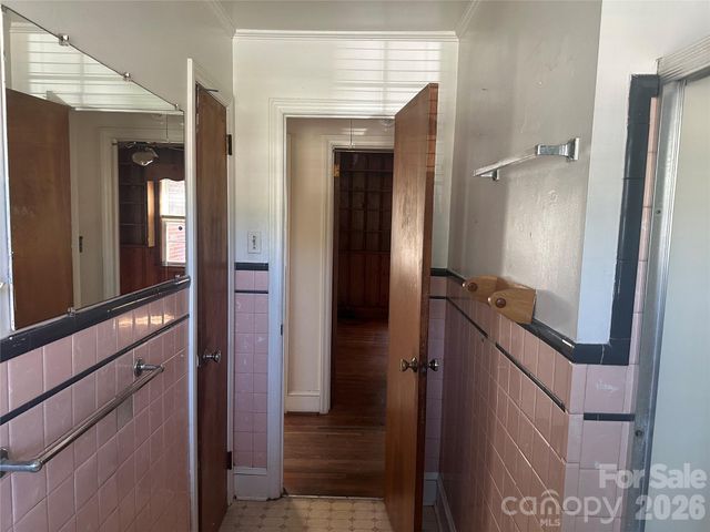 1435 Dean Street, Charlotte, NC 28216