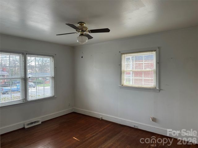 1435 Dean Street, Charlotte, NC 28216