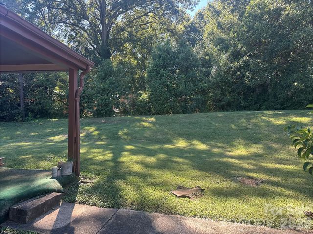 1435 Dean Street, Charlotte, NC 28216