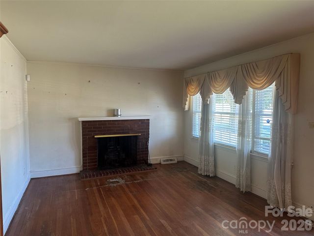 1435 Dean Street, Charlotte, NC 28216