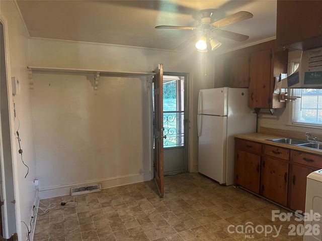 1435 Dean Street, Charlotte, NC 28216