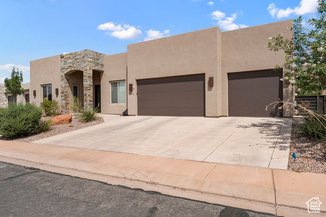 3243 S SANDSTONE DR, Hurricane, UT 84737