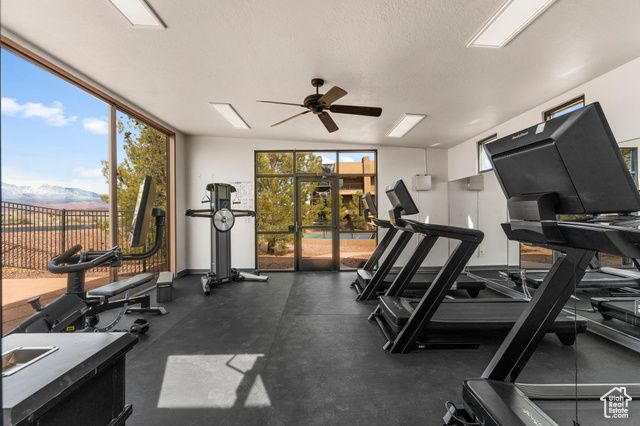 3243 S SANDSTONE DR, Hurricane, UT 84737