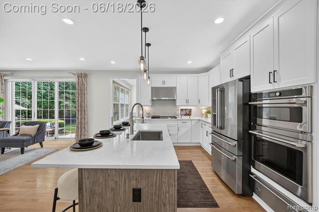 49515 Taft Lane, Canton, MI 48188