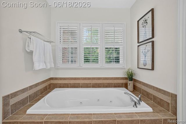 49515 Taft Lane, Canton, MI 48188