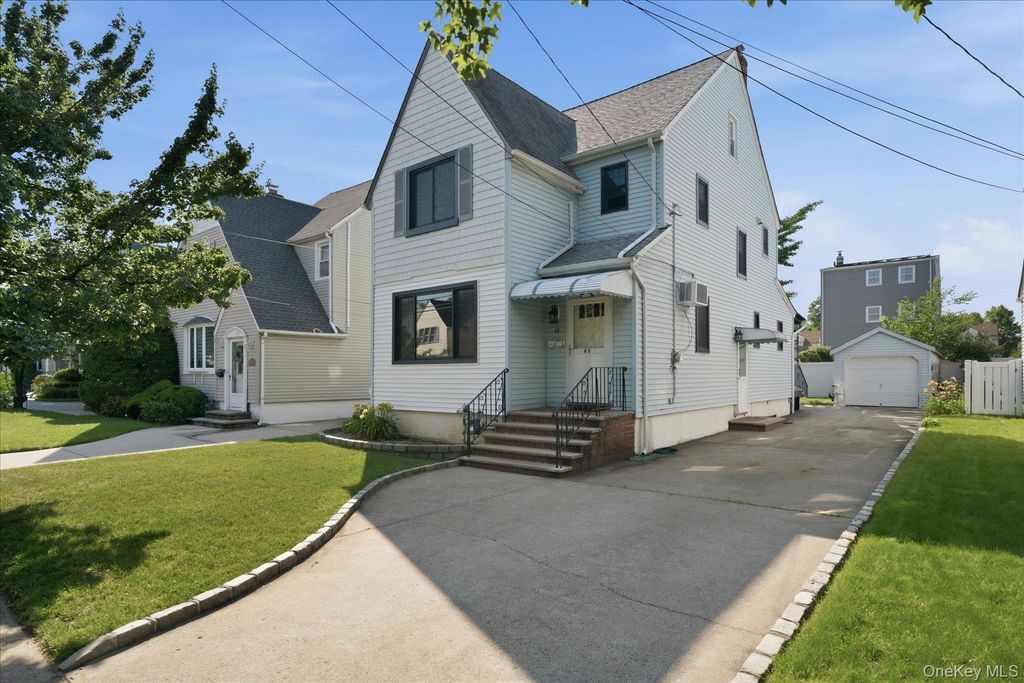 45 Kenmore Road, Valley Stream, NY 11581