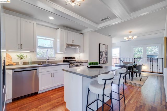 920 55Th St, Oakland, CA 94608