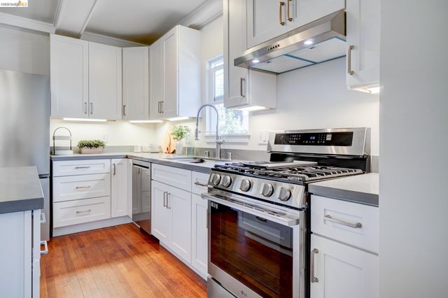 920 55Th St, Oakland, CA 94608