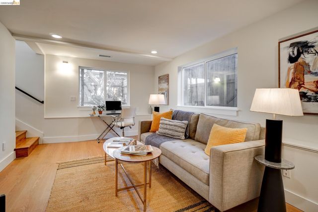 920 55Th St, Oakland, CA 94608