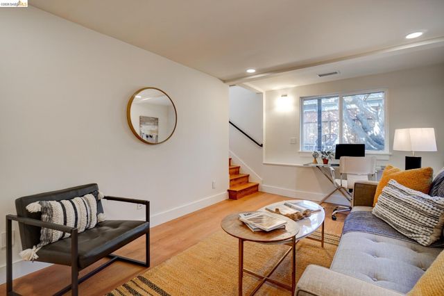 920 55Th St, Oakland, CA 94608