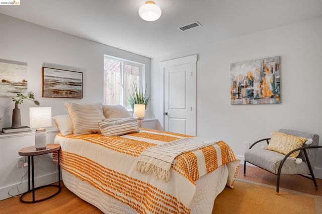 920 55Th St, Oakland, CA 94608