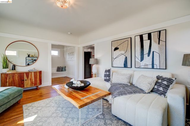 920 55Th St, Oakland, CA 94608