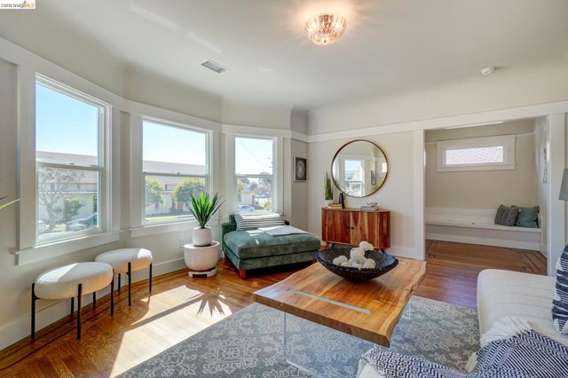 920 55Th St, Oakland, CA 94608