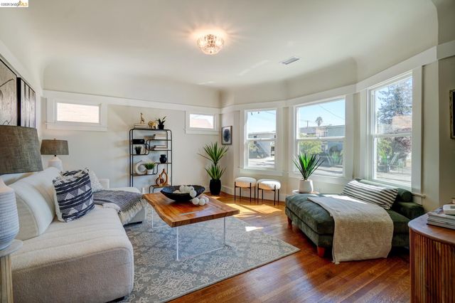 920 55Th St, Oakland, CA 94608