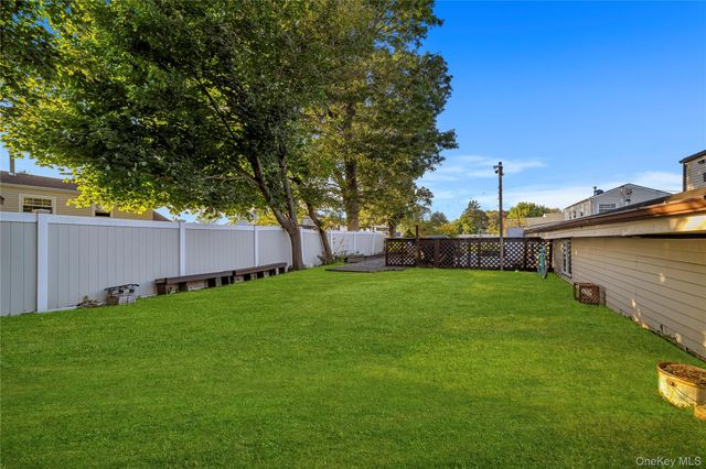 318 W 16th Street, Deer Park, NY 11729