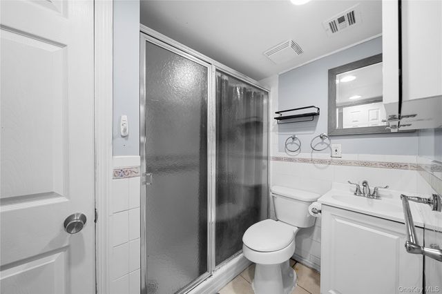 318 W 16th Street, Deer Park, NY 11729