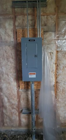 5480 Buffalo Drive NE B, Cedar Rapids, IA 52402