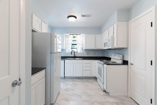 1421 Mixon Drive, Fort Walton Beach, FL 32547