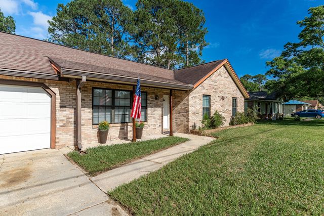 1421 Mixon Drive, Fort Walton Beach, FL 32547