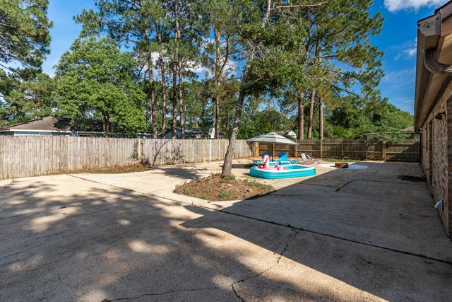 1421 Mixon Drive, Fort Walton Beach, FL 32547