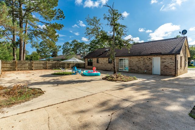 1421 Mixon Drive, Fort Walton Beach, FL 32547