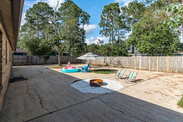 1421 Mixon Drive, Fort Walton Beach, FL 32547