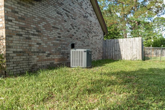 1421 Mixon Drive, Fort Walton Beach, FL 32547