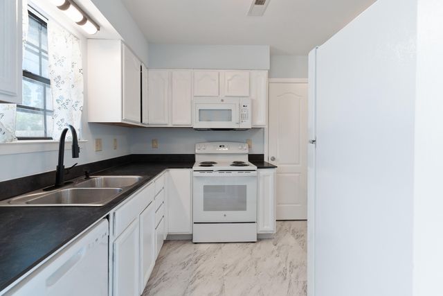 1421 Mixon Drive, Fort Walton Beach, FL 32547