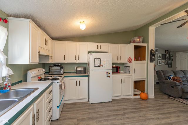 4620 Autumn Ridge Drive, Columbus, IN 47203