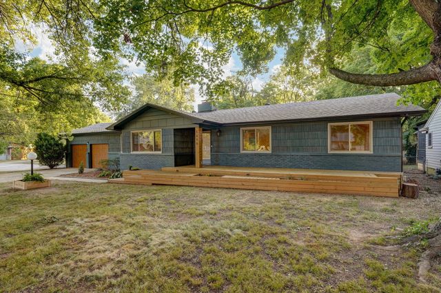 1650 South Roanoke Avenue, Springfield, MO 65807