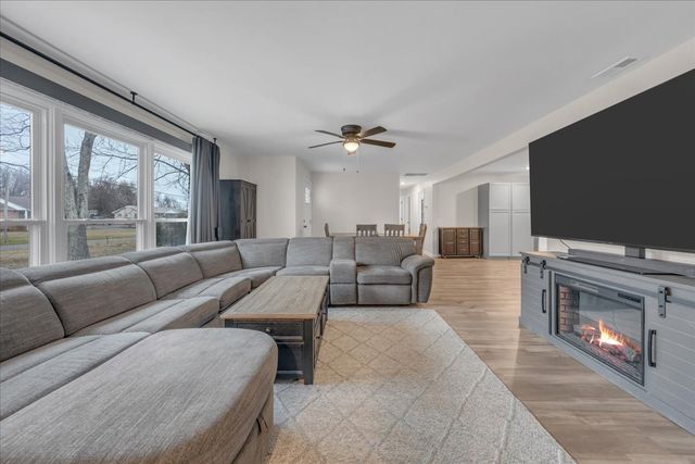 399 Rosewood Ln, Smithville, TN 37166