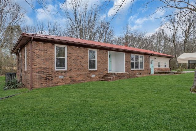 399 Rosewood Ln, Smithville, TN 37166