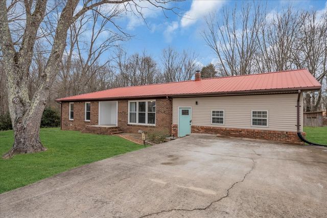399 Rosewood Ln, Smithville, TN 37166