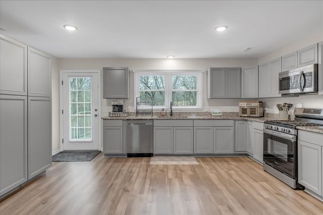 399 Rosewood Ln, Smithville, TN 37166