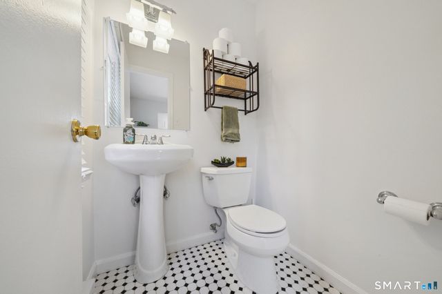 84 Parade Hill Road 84, New Canaan, CT 06840