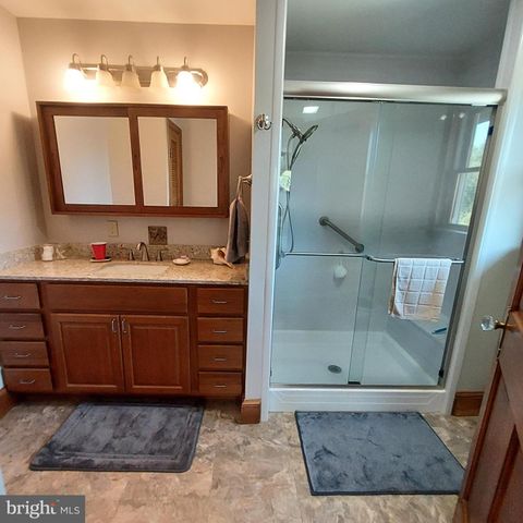 329 PENN TITUSVILLE RD, Pennington, NJ 08534