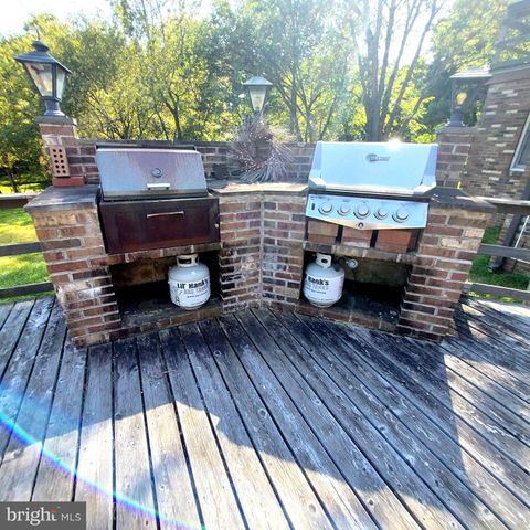 329 PENN TITUSVILLE RD, Pennington, NJ 08534