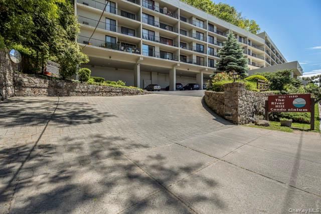 1120 Warburton Avenue 1F, Yonkers, NY 10701