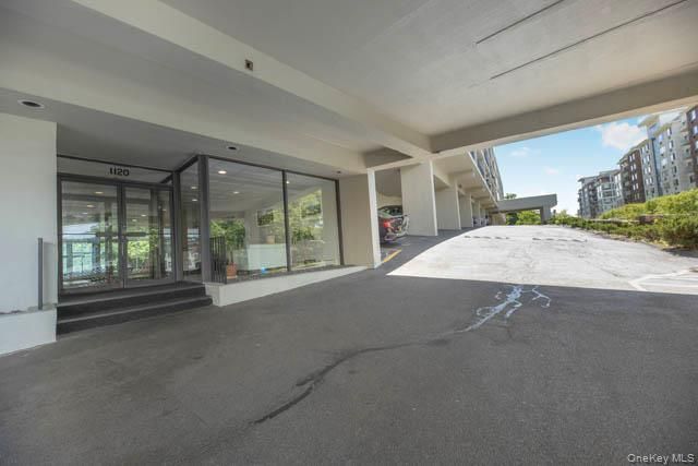 1120 Warburton Avenue 1F, Yonkers, NY 10701