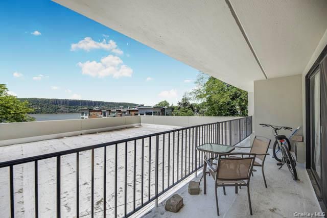 1120 Warburton Avenue 1F, Yonkers, NY 10701