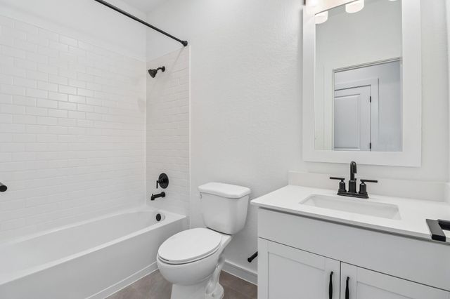 510 Barnier Street, Montgomery, TX 77356