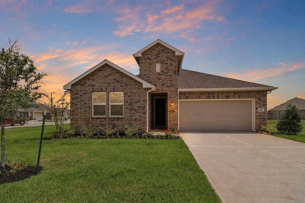 510 Barnier Street, Montgomery, TX 77356