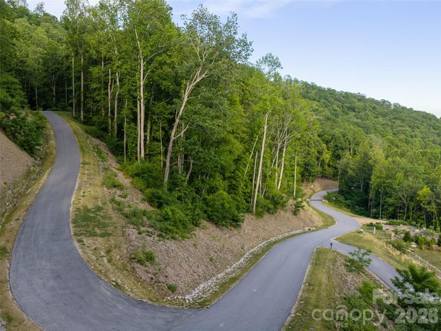 000 New Sprout Lane 2, Hendersonville, NC 28792