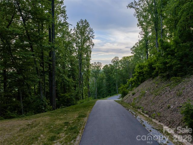 000 New Sprout Lane 2, Hendersonville, NC 28792