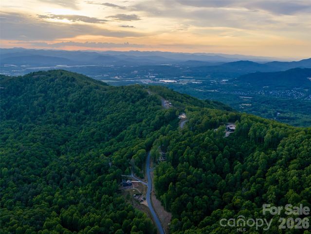 000 New Sprout Lane 2, Hendersonville, NC 28792