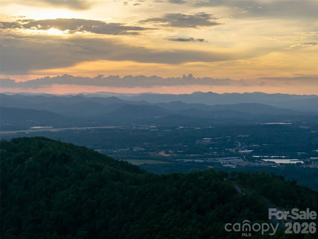000 New Sprout Lane 2, Hendersonville, NC 28792