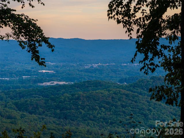 000 New Sprout Lane 2, Hendersonville, NC 28792