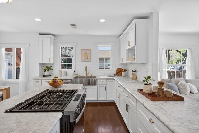 1075 41St St, Emeryville, CA 94608